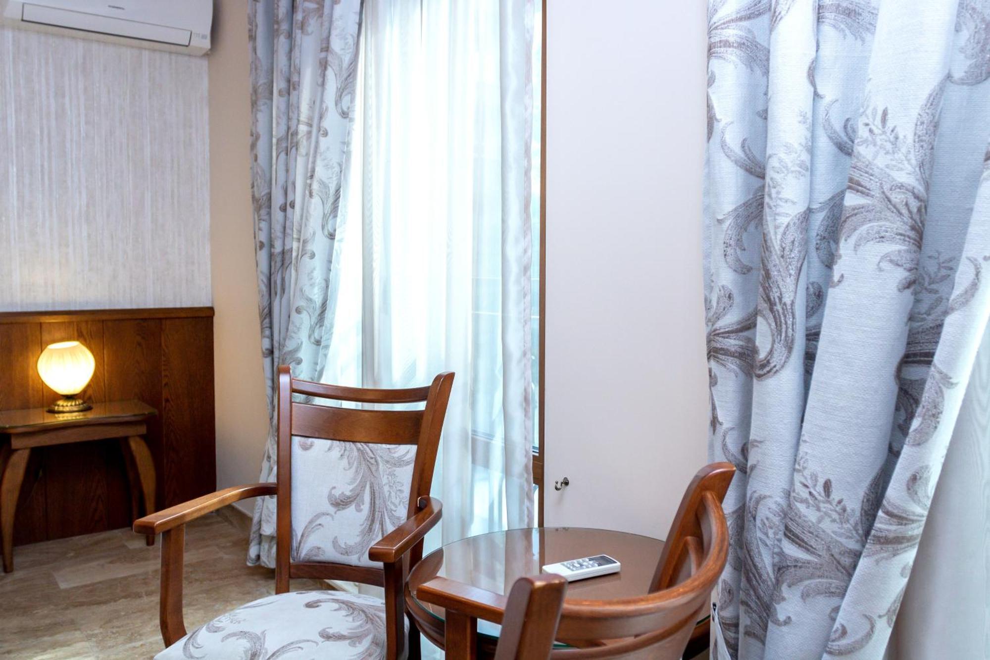 Mon Ami Apart In Studentski Grad Area Sofia Ngoại thất bức ảnh