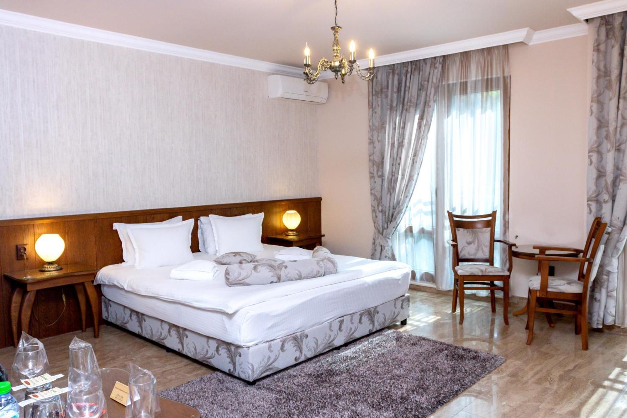 Mon Ami Apart In Studentski Grad Area Sofia Ngoại thất bức ảnh