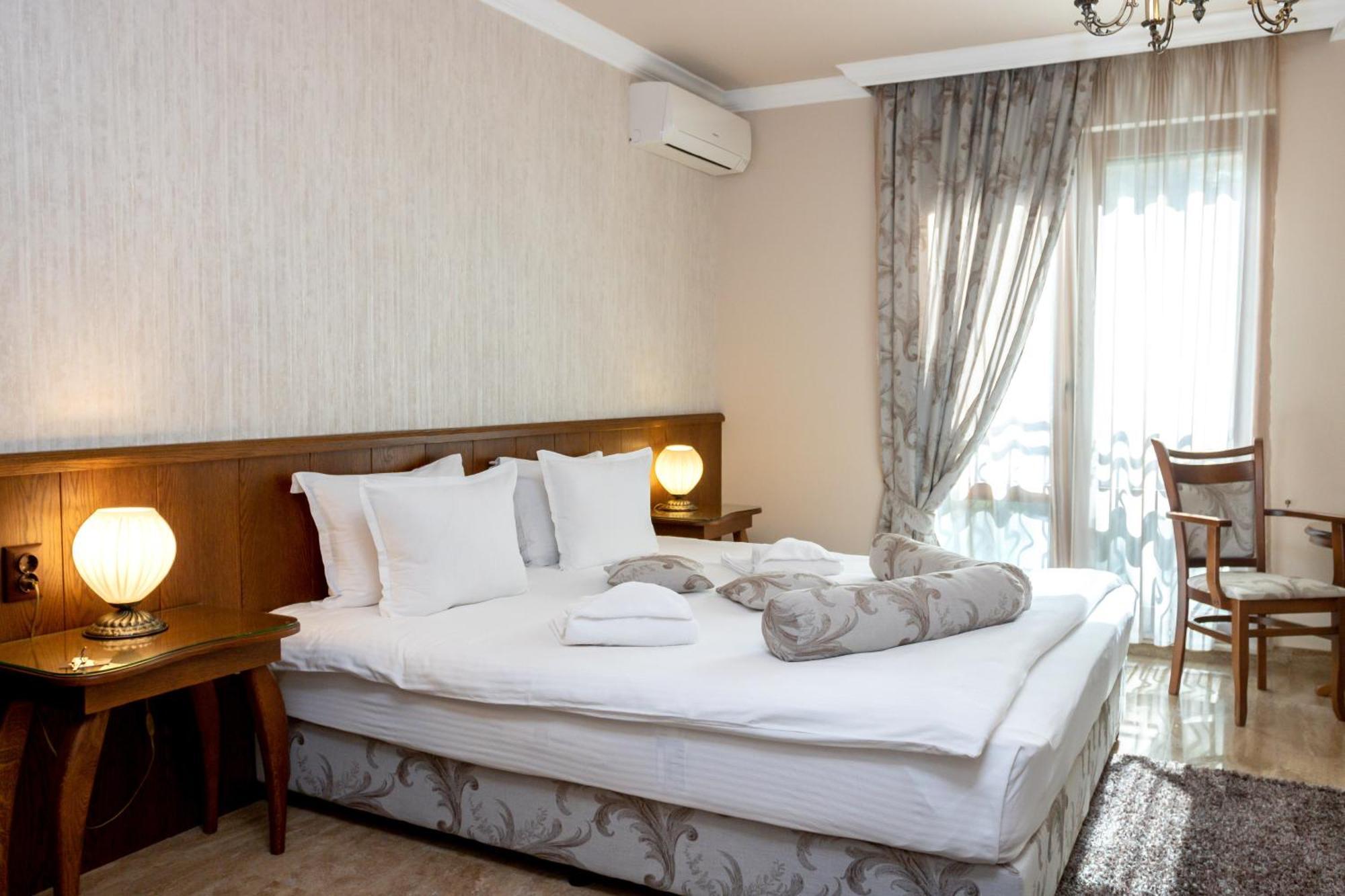 Mon Ami Apart In Studentski Grad Area Sofia Ngoại thất bức ảnh