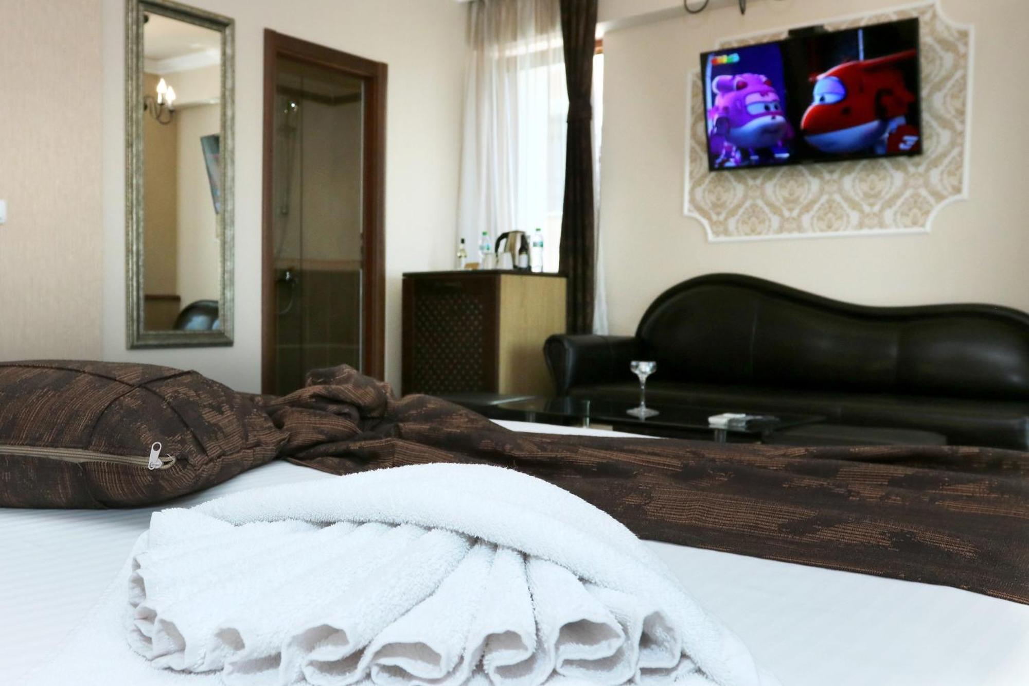Mon Ami Apart In Studentski Grad Area Sofia Ngoại thất bức ảnh