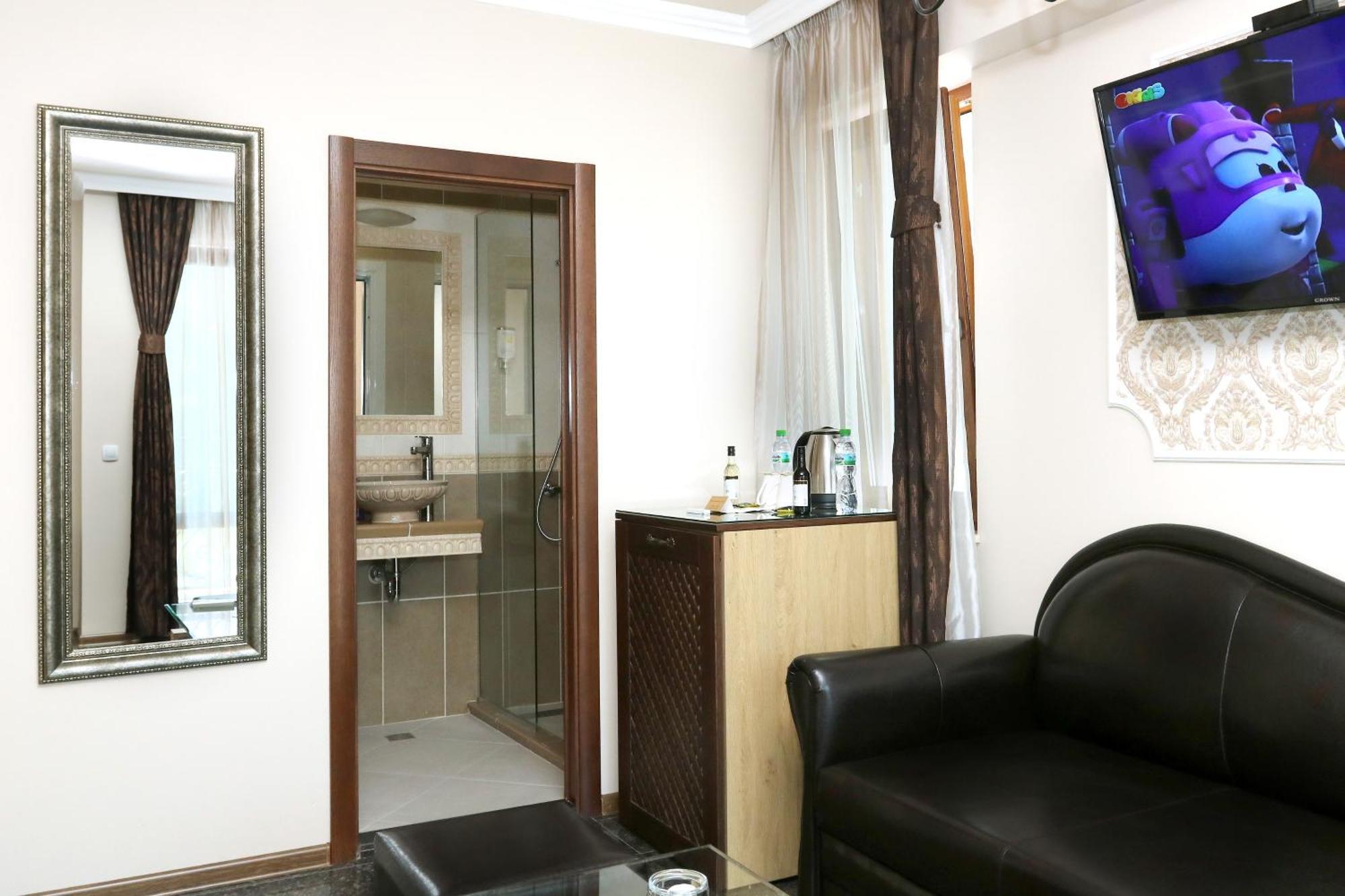 Mon Ami Apart In Studentski Grad Area Sofia Ngoại thất bức ảnh
