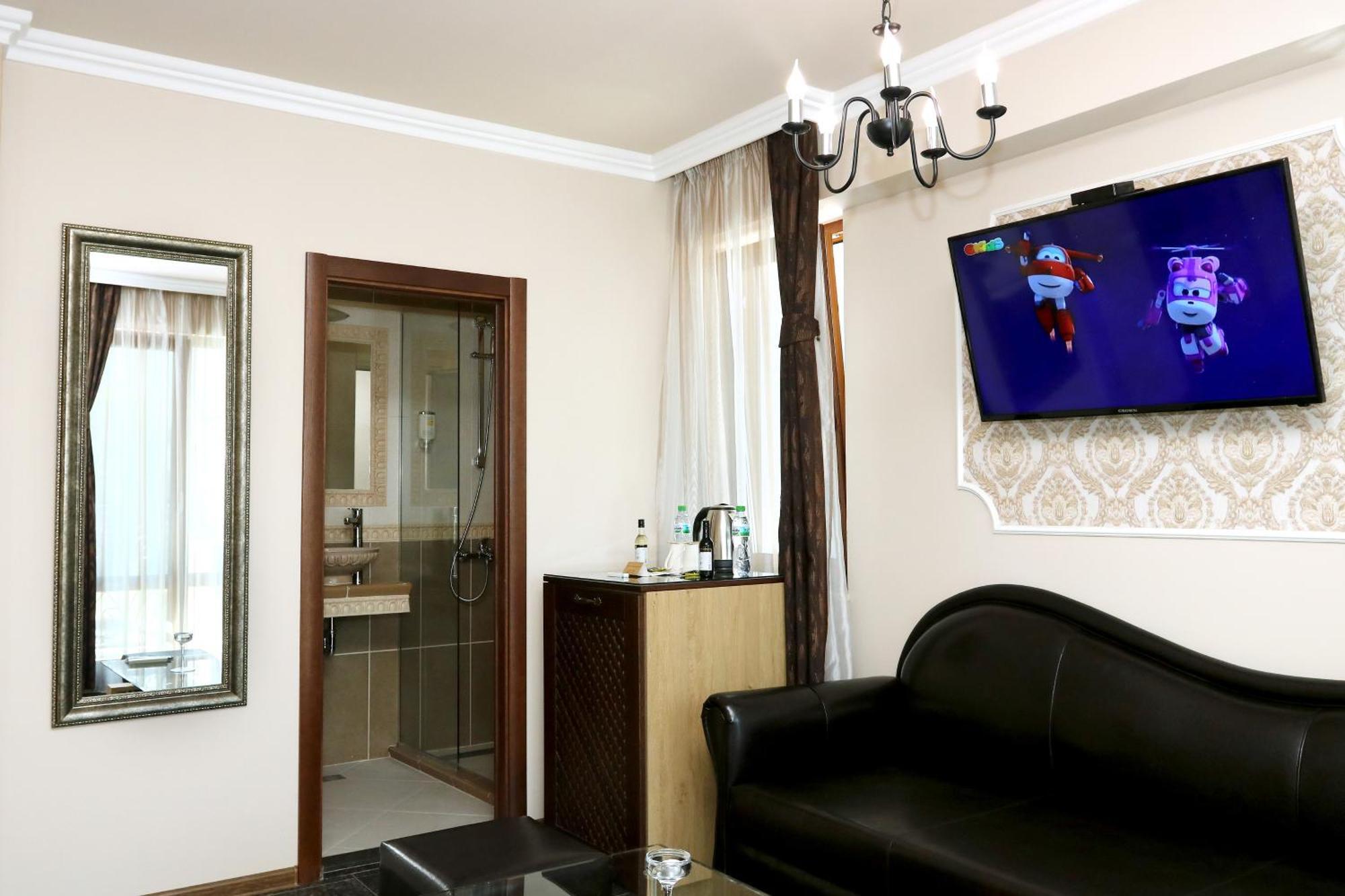 Mon Ami Apart In Studentski Grad Area Sofia Ngoại thất bức ảnh