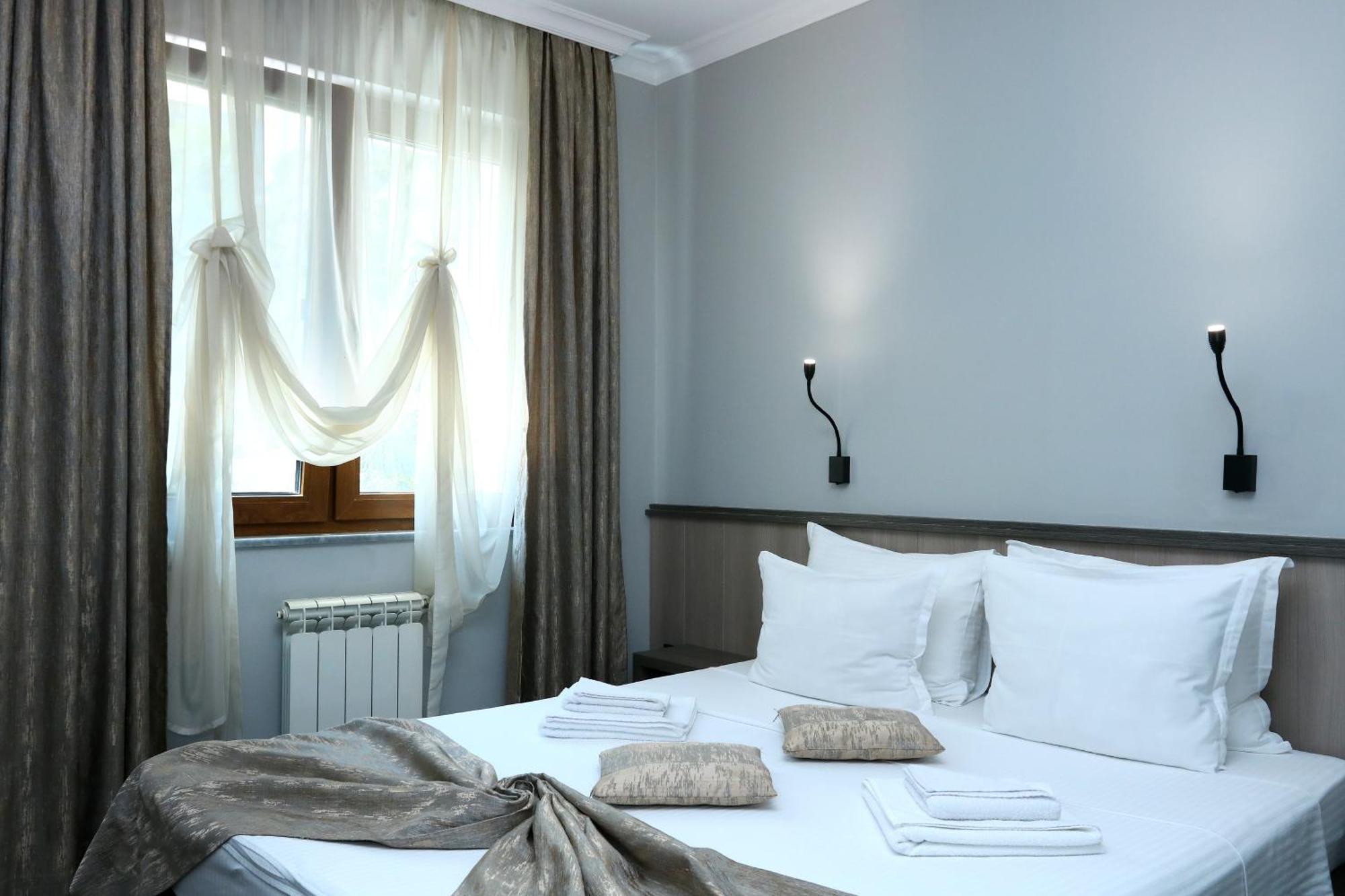 Mon Ami Apart In Studentski Grad Area Sofia Ngoại thất bức ảnh